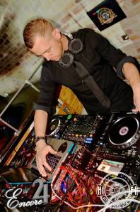 10563190_520149444781264_7530456100487175657_n